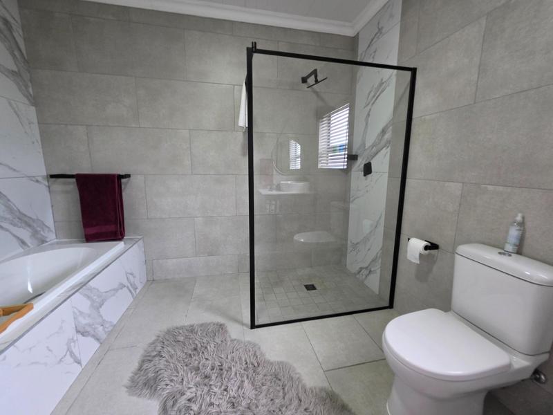 4 Bedroom Property for Sale in Shelley Point Western Cape